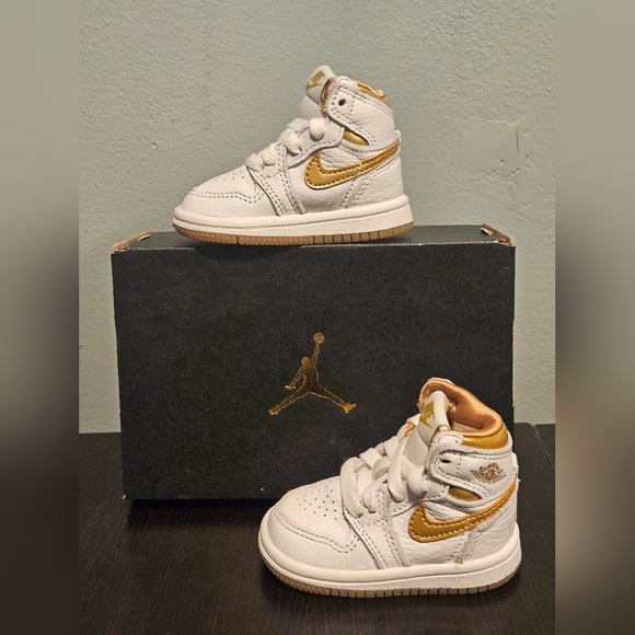 Nike Jordan 1 Retro High Top OG White N Gold 2c - Picture 8 of 9